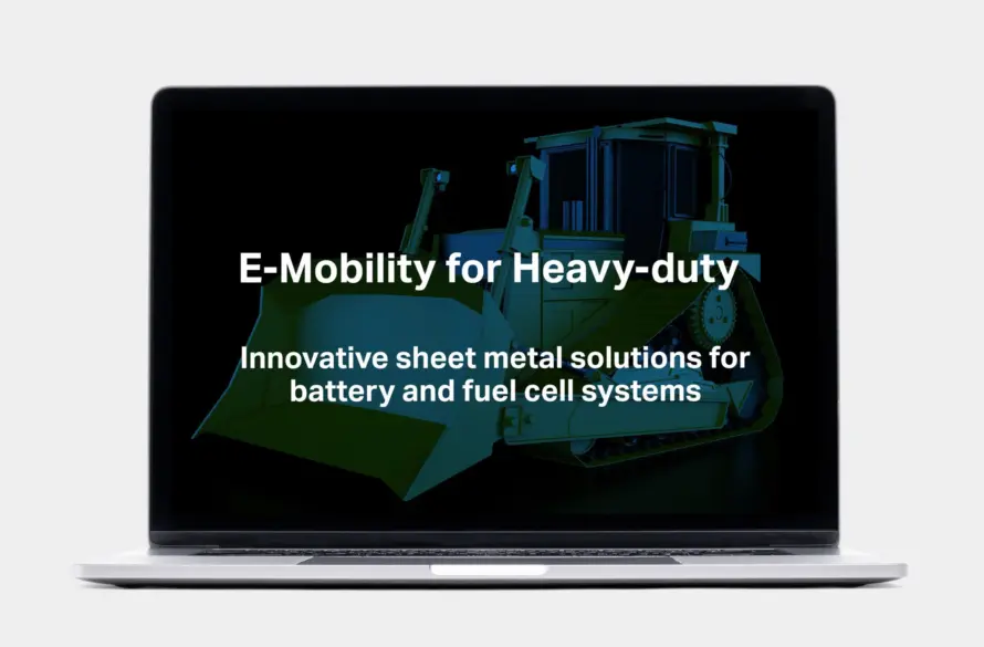 Präsentation von Blechlösungen für Batterie- und Brennstoffzellensysteme in Schwerlastfahrzeugen auf einem Laptopbildschirm.
